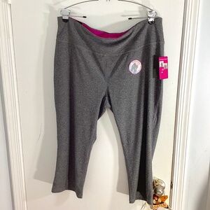 NWT NEW YORK LAUNDRY SPORT PLUS 3X GRAY TUMMY CONTROL FITTED CAPRI PANTS